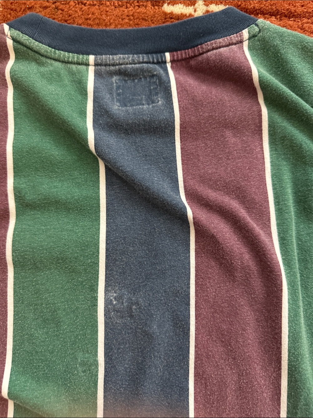 Guess Vintage Style Tee - Picture 5 of 5